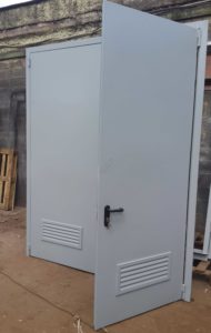 Противопожарная дверь с вентиляцией / серия FRM7317